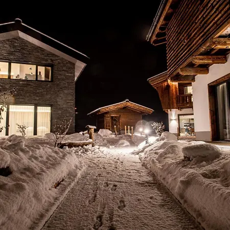 In Near Krimml Falls * ヴァルト・イム・ピンツガウ