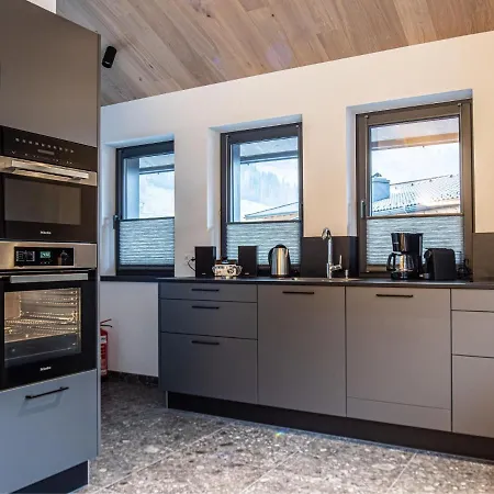 In Near Krimml Falls ヴァルト・イム・ピンツガウ